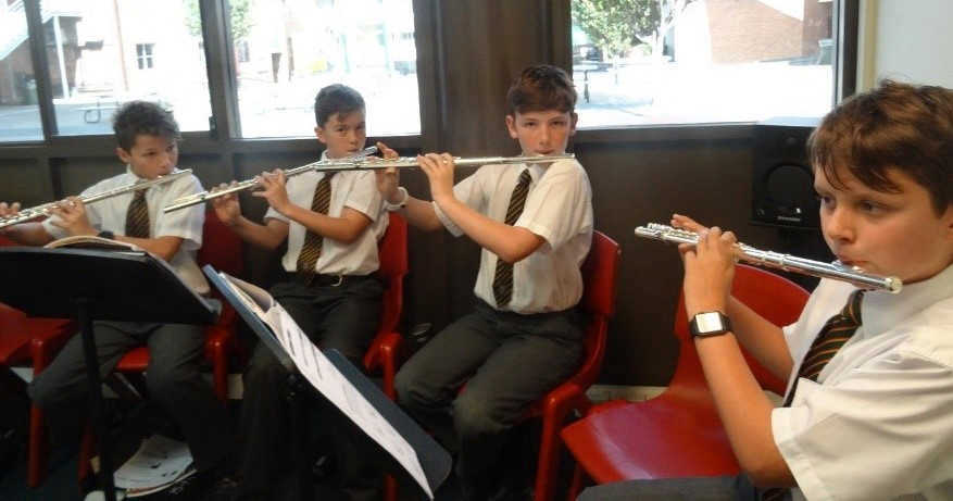 flutes-2.jpg?mtime=20180919105221#asset:8754